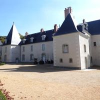 Castle by the lake, in the forest in France, Pays de la Loire, 1000 sq.m.