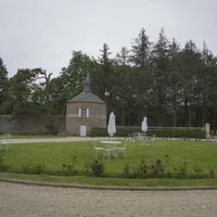 Elite real estate in the suburbs, in the forest in France, Brittany, 400 sq.m.