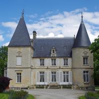 Замок в деревне, в лесу во Франции, Нормандия, 550 кв.м.