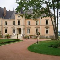 Castle in the suburbs, in the forest in Guyane, 1100 sq.m.
