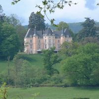 Castle in the suburbs, in the forest in Guyane, 1100 sq.m.