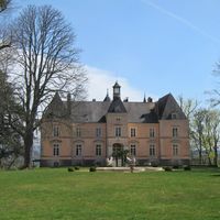 Castle in the suburbs, in the forest in Guyane, 1100 sq.m.
