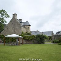 Castle at the spa resort, in the suburbs, at the seaside in France, Brittany, 240 sq.m.