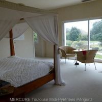 Villa in the suburbs, at the seaside in France, Occitanie, 330 sq.m.