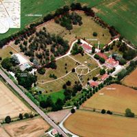 Castle in the suburbs in France, Occitanie, Toulouse, 2300 sq.m.