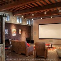 House in the big city in France, Occitanie, Toulouse, 800 sq.m.