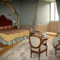 Замок в пригороде, в лесу во Французской Гвиане, 900 кв.м.