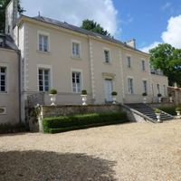 Castle by the lake, in the suburbs in France, Pays de la Loire, 450 sq.m.