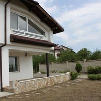 House in the village, by the lake in Bulgaria, 273 sq.m.