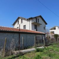 Дом в деревне в Болгарии, 291 кв.м.