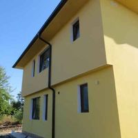 Дом в деревне в Болгарии, 185 кв.м.