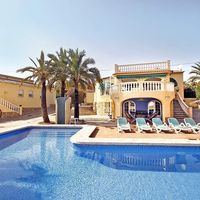 Villa in Spain, Comunitat Valenciana, Calp, 450 sq.m.