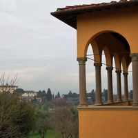 Villa in the big city, in the suburbs in Italy, Toscana, Florence, 777 sq.m.