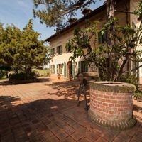 Villa in the suburbs in Italy, Alessandria, 510 sq.m.