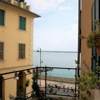 Flat in the suburbs, at the seaside in Italy, Genoa, 240 sq.m.