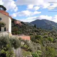 Villa in the mountains, at the seaside in Italy, Genoa, 160 sq.m.