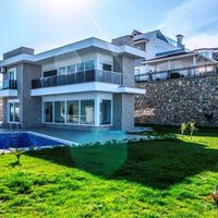 Villa at the spa resort, in the suburbs, at the seaside in Turkey, Alanya, 400 sq.m.