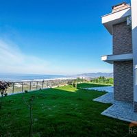 Villa at the spa resort, in the suburbs, at the seaside in Turkey, Alanya, 400 sq.m.