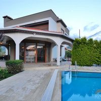 Вилла на спа-курорте, в пригороде, у моря в Турции, Аланья, 400 кв.м.
