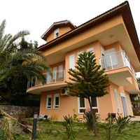 Villa at the seaside in Turkey, Alanya, 320 sq.m.