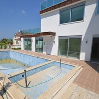 Flat at the seaside in Turkey, Alanya, 190 sq.m.