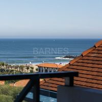 Flat in France, New Aquitaine, Anglet, 136 sq.m.