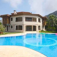 Villa at the seaside in Turkey, Antalya, 388 sq.m.