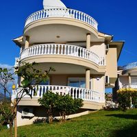 Villa at the seaside in Turkey, Alanya, 250 sq.m.