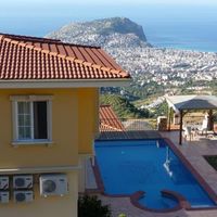 Вилла у моря в Турции, Аланья, 240 кв.м.