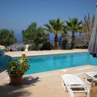 Villa at the seaside in Turkey, Alanya, 550 sq.m.