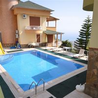Villa at the seaside in Turkey, Alanya, 300 sq.m.