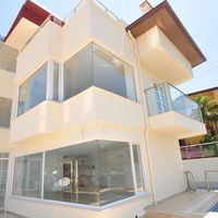 Вилла у моря в Турции, Аланья, 550 кв.м.