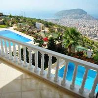 Вилла у моря в Турции, Аланья, 330 кв.м.