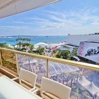 Apartment at the seaside in France, Cannes, 50 sq.m.