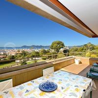 Apartment at the seaside in France, Cannes, 143 sq.m.