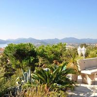 Villa in France, Cannes, 270 sq.m.