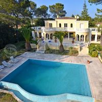 Villa in France, Mougins, 320 sq.m.