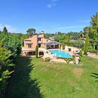 Villa in France, Mougins, 350 sq.m.