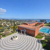 Villa at the seaside in France, Golfe-Juan, 450 sq.m.