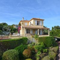 Villa at the seaside in France, Golfe-Juan, 300 sq.m.