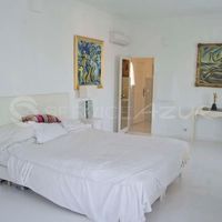 Villa at the seaside in France, Antibes, 200 sq.m.