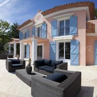 Villa at the seaside in France, Grasse, 400 sq.m.