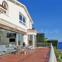 Villa at the seaside in Guyane, 400 sq.m.