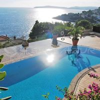 Villa at the seaside in Guyane, 400 sq.m.