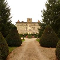 Замок во Франции, Овернь, Ар-сюр-Форман, 800 кв.м.