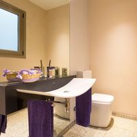 Rental house in Spain, Catalunya, Barcelona, 397 sq.m.