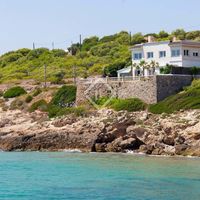 Villa in the mountains, by the lake, at the seaside in Spain, Catalunya, Sitges, 300 sq.m.