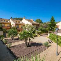 Вилла в большом городе в Испании, Каталония, Сан-Андрес-де-Льеванерас, 372 кв.м.