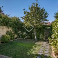 Вилла в большом городе в Испании, Каталония, Сан-Андрес-де-Льеванерас, 372 кв.м.