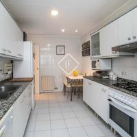 Вилла в большом городе в Испании, Каталония, Сан-Андрес-де-Льеванерас, 372 кв.м.